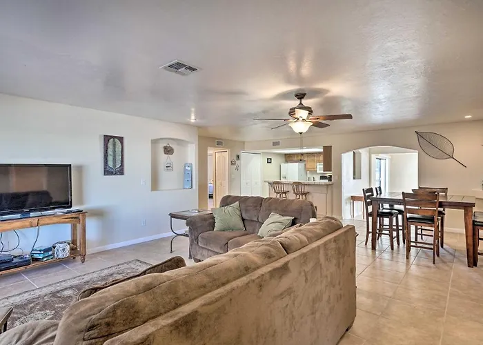3 Mi To Havasu: W/ Patio Holiday home