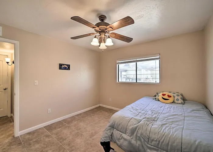 3 Mi To Havasu: W/ Patio Holiday home